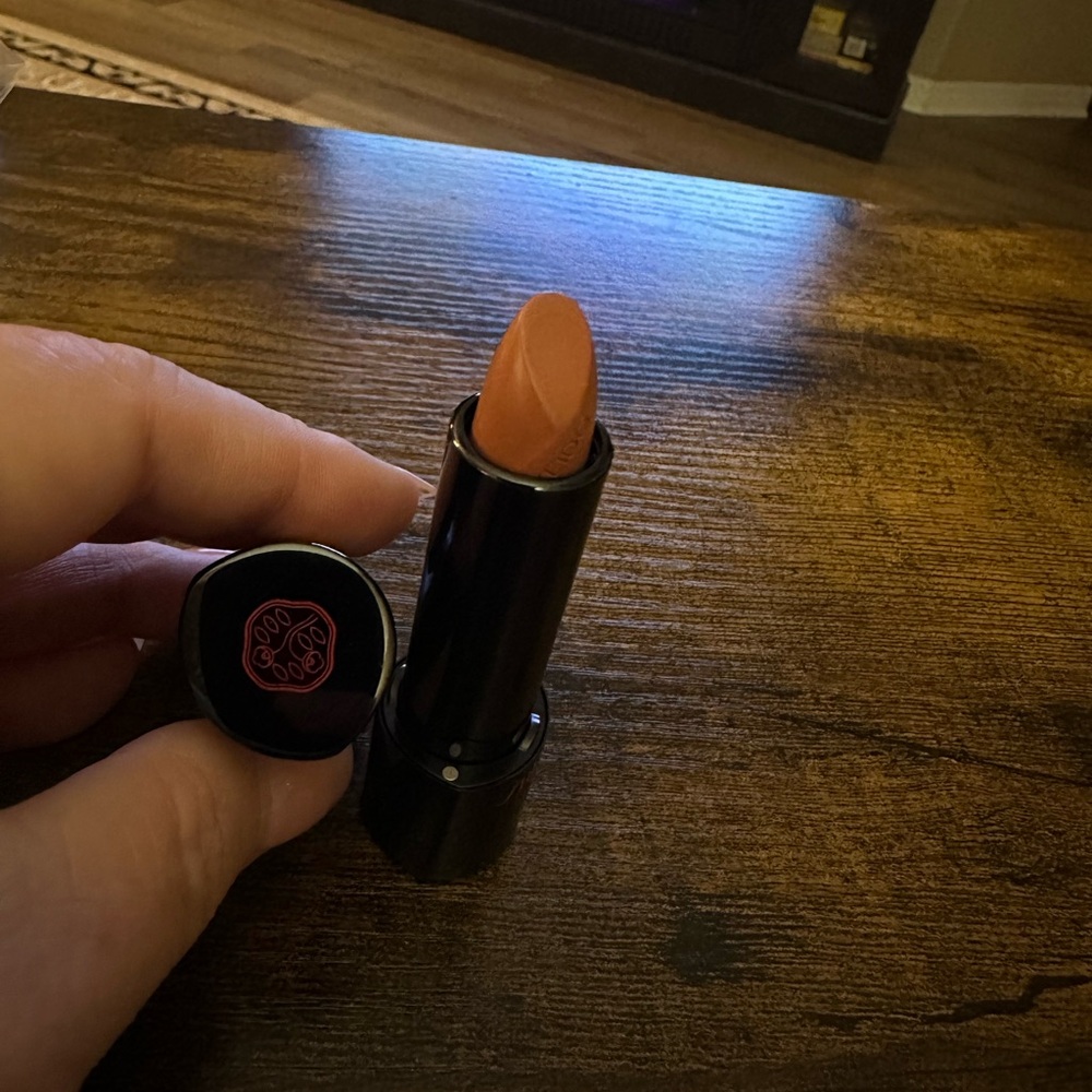 shiseido Lipstick Dusky Honey, NIB